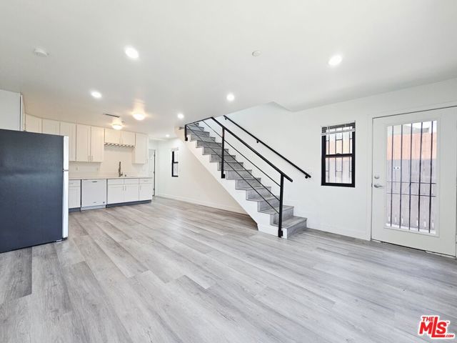 4110 S Normandie Avenue, Los Angeles CA: https://media.crmls.org/mediaz/1b389315-21ae-4018-a120-8cae6ef9629a.jpg