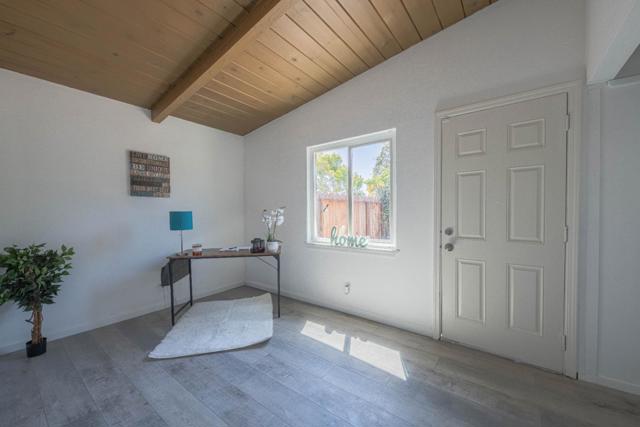 96 Shasta Way, Salinas CA: https://media.crmls.org/mediaz/1b38ccd1-8133-4acf-815e-f1c6d159dd33.jpg