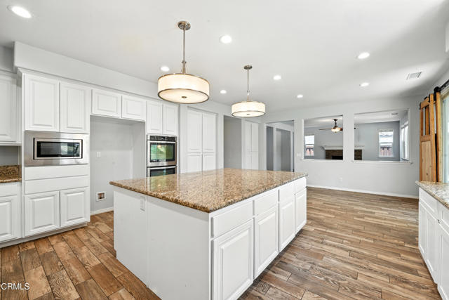 29039 Shorecliff Circle, Menifee CA: https://media.crmls.org/mediaz/1b391c11-c0a7-478f-be49-7f9a602134dd.jpg