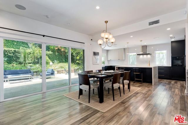 2663 Anchor Avenue, Los Angeles CA: https://media.crmls.org/mediaz/1b394148-9d19-466e-8d77-a569ab5d7253.jpg