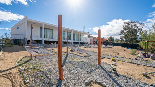 6946 Lennox Avenue, Yucca Valley CA: https://media.crmls.org/mediaz/1b3962cb-0c2c-46a8-842f-9cb572fb3282.jpg