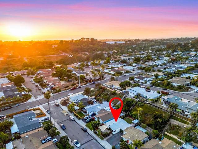 742 Snapdragon Street, Encinitas CA: https://media.crmls.org/mediaz/1b39ab45-923c-4cf8-9c1a-c6d4029d875b.jpg