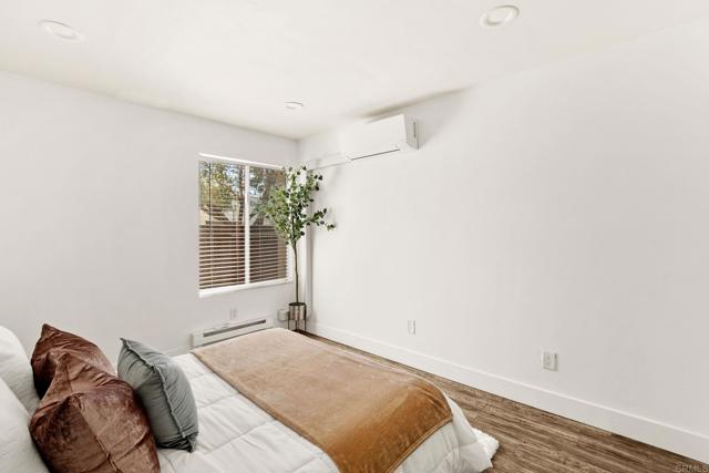 3456 Castle Glen Dr, Mission Valley CA: https://media.crmls.org/mediaz/1b39bf24-3e60-4f6e-8b8a-2364c4d88a10.jpg