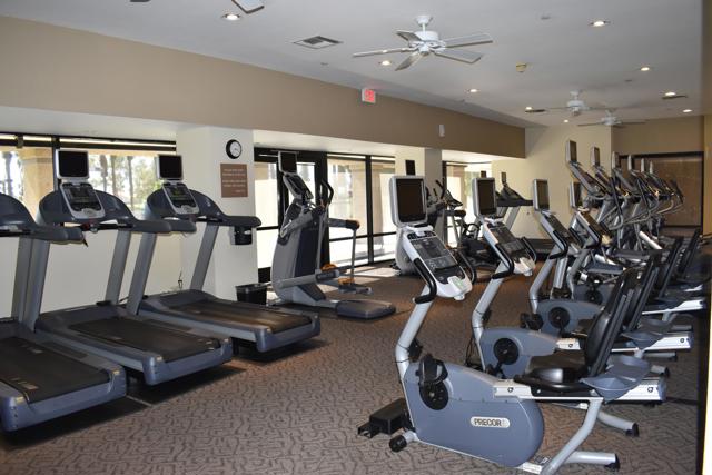 182 Desert Falls Circle, Palm Desert CA: https://media.crmls.org/mediaz/1b39ecfa-e9a7-4db4-80a5-7bbc91d766c9.jpg
