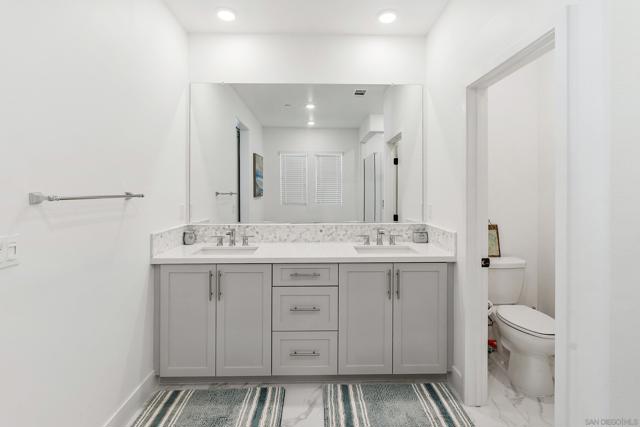 Image 25 of 37 For 15447 Van Lodensteyn Way