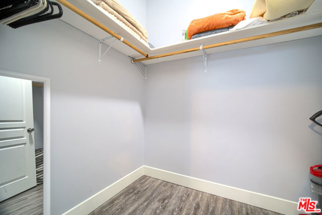 6831 6831 1/2 Hinds Avenue, North Hollywood CA: https://media.crmls.org/mediaz/1b3af578-a9ab-4743-9ed9-a251c7b0bf35.jpg