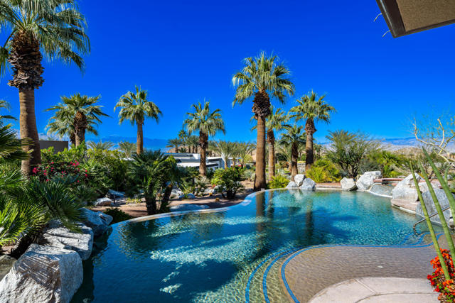 45 Mirada Circle, Rancho Mirage CA: https://media.crmls.org/mediaz/1b3b67e6-79c1-4d55-bcb1-e44f2cfec5b8.jpg