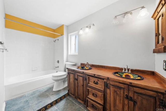 Detail Gallery Image 26 of 59 For 694 Calma Pl, Chula Vista,  CA 91910 - 5 Beds | 3/1 Baths