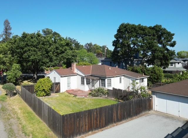 800 Cordilleras Avenue, San Carlos CA: https://media.crmls.org/mediaz/1b3c055e-873c-4523-9b21-2f308e5de237.jpg