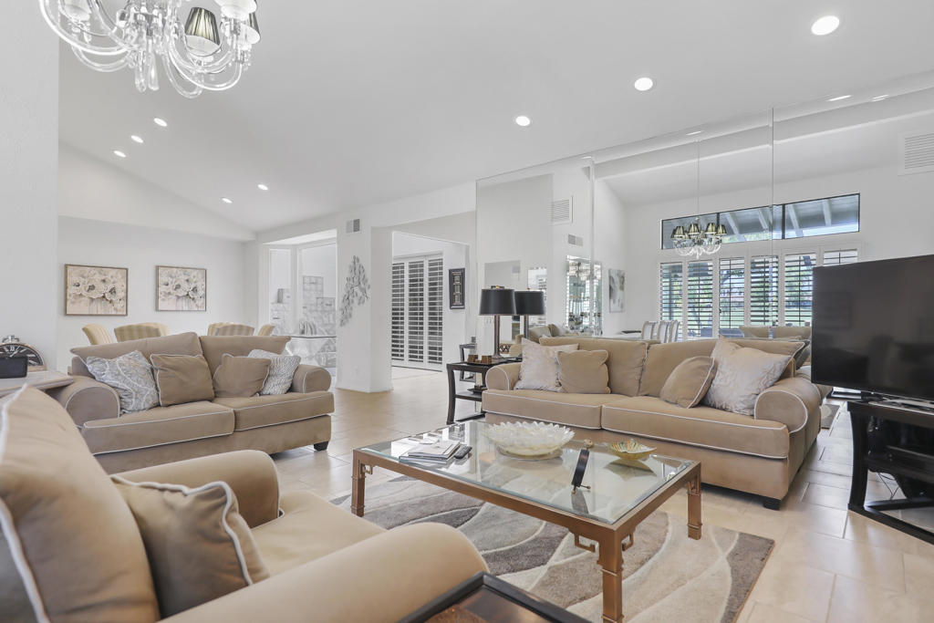 MLS #219135722DA image #2