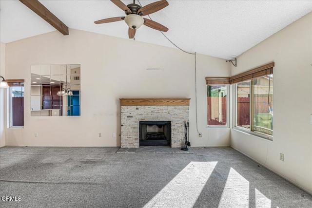 Detail Gallery Image 4 of 31 For 4834 Elderberry Ave, Moorpark,  CA 93021 - 2 Beds | 2 Baths