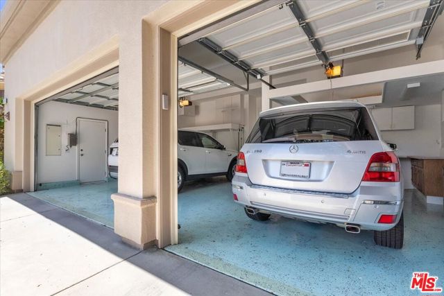 1535 Verde Ridge Lane, Westlake Village CA: https://media.crmls.org/mediaz/1b3da615-d43c-4a31-ae1c-8ebfea80edb0.jpg