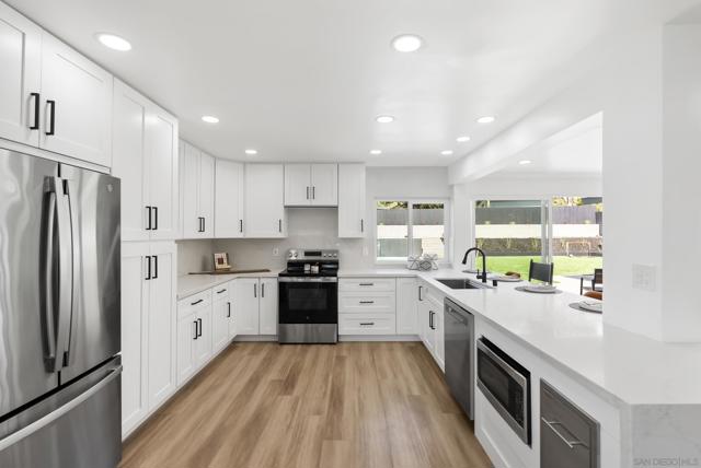 1110 Sea Village Dr, Cardiff by the Sea CA: https://media.crmls.org/mediaz/1b3dca81-42ad-4ebe-9120-d954d4a038f9.jpg