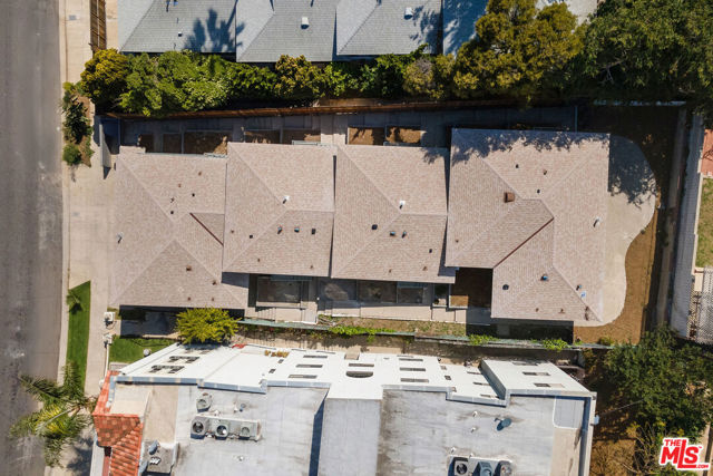 7127 Ramsgate Avenue, Los Angeles CA: https://media.crmls.org/mediaz/1b3de859-0ea4-415b-ba19-6188b1da1d58.jpg