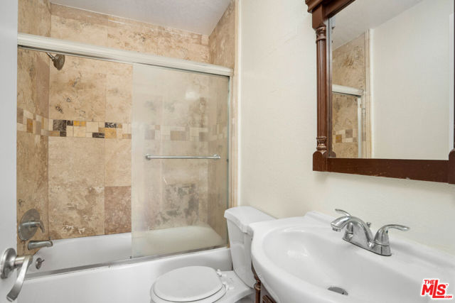 Image 15 of 27 For 11329 Sherman Way