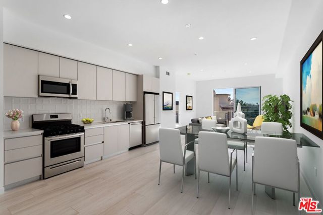 1827 Midvale Avenue, Los Angeles CA: https://media.crmls.org/mediaz/1b3e64d2-b6ef-40a8-a79f-62a12c69271b.jpg