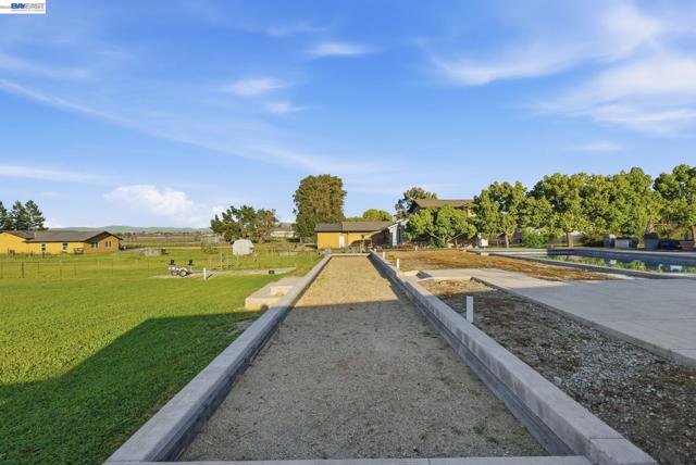 Image 40 of 54 For 2680 Marina Ave.