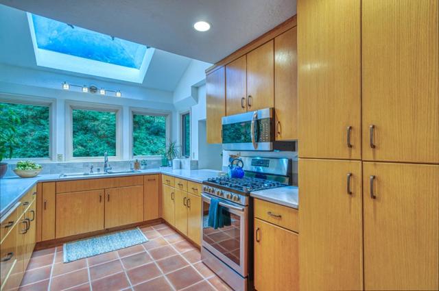 9013 Rhodes Avenue, Aptos CA: https://media.crmls.org/mediaz/1b3ed4c8-e1d6-49b4-94ee-9d6681041dc0.jpg