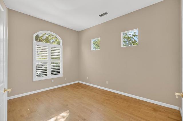 5817 Spring Flower Drive, Elk Grove CA: https://media.crmls.org/mediaz/1b3ffcd6-b4d4-420c-9763-32e825df3a7e.jpg