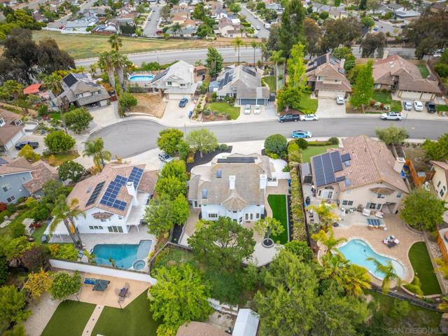 13358 Twin Circle Ct, Poway CA: https://media.crmls.org/mediaz/1b400a04-db82-4e05-ac11-fa6512835e76.jpg