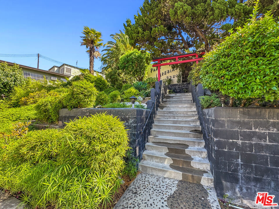 3320 Griffith Park Boulevard #4