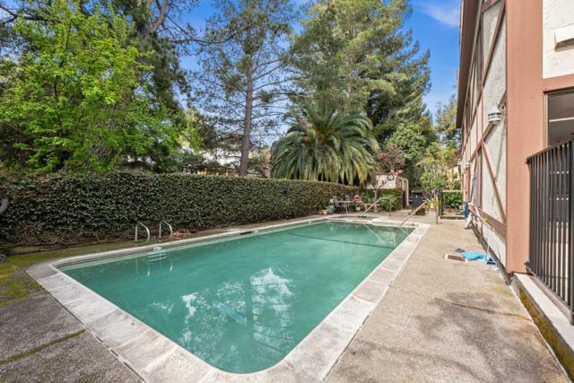 735 El Camino Real, Burlingame CA: https://media.crmls.org/mediaz/1b417e54-31e0-4284-ab2f-286d10c2eb28.jpg