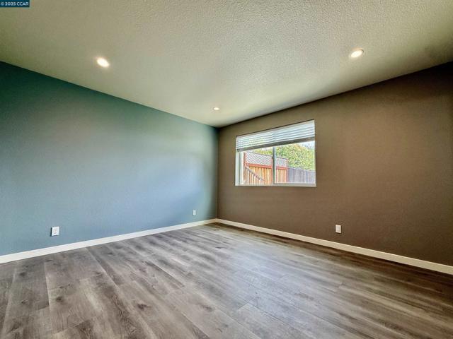 148 Lancaster Way, Vallejo CA: https://media.crmls.org/mediaz/1b41872a-a665-4f0e-bd04-083e0d8b1129.jpg
