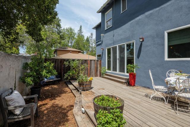 643 Channing Avenue, Palo Alto CA: https://media.crmls.org/mediaz/1b41a8a6-26cb-467d-9097-a38450848eb9.jpg