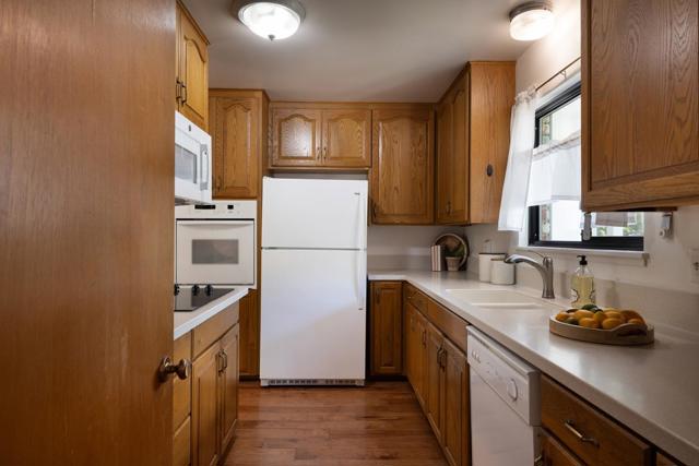 2161 Trapani Circle, Monterey CA: https://media.crmls.org/mediaz/1b426f86-e13e-4435-95cc-610ae84a9393.jpg