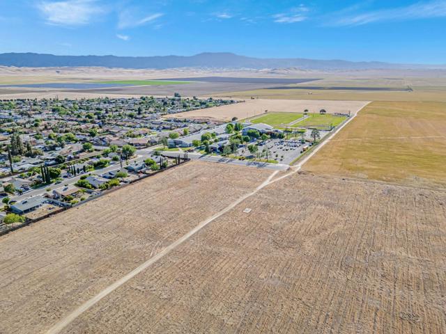 101 Amador Street, Avenal CA: https://media.crmls.org/mediaz/1b428941-3037-45a3-968e-1abd07750c1c.jpg