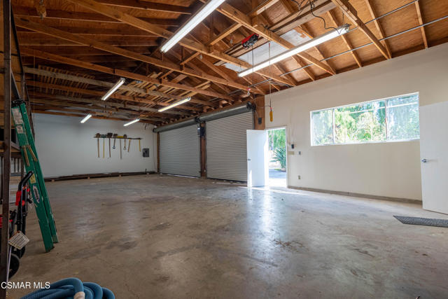 4539 Mammoth Avenue, Sherman Oaks CA: https://media.crmls.org/mediaz/1b432062-5f4b-4843-aadc-7a3ca9dd1e23.jpg