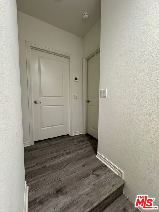 https://media.crmls.org/mediaz/1b44fd47-e272-430f-bd5e-77c0e9eac3ff.jpg?preset=X-Large