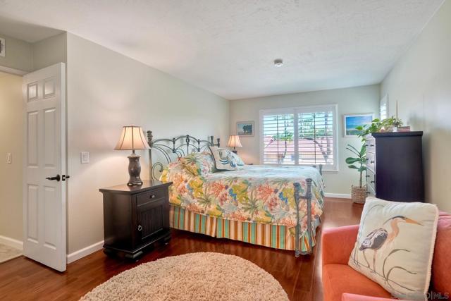 17476 Plaza Cerado, San Diego CA: https://media.crmls.org/mediaz/1b459c69-8d80-4738-bc1a-a56dc64c6acb.jpg
