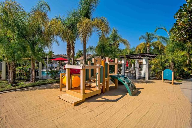 Detail Gallery Image 30 of 31 For 1137 Avenida Sobrina, Oceanside,  CA 92057 - 4 Beds | 3 Baths