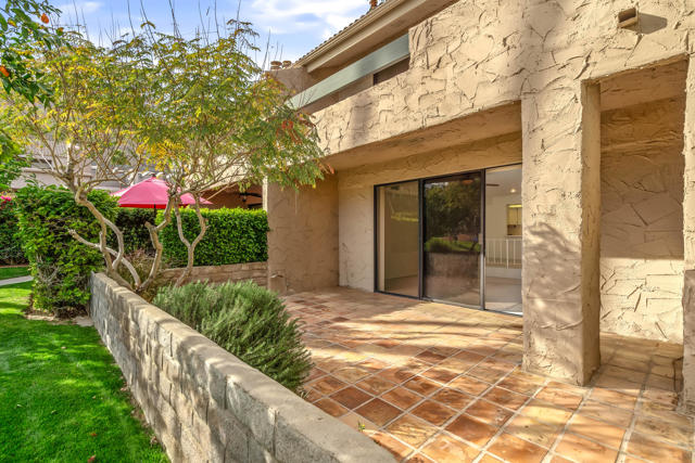 157 Calle Bravo, Palm Springs CA: https://media.crmls.org/mediaz/1b464b1c-cee0-4ca5-83c6-b08ce718a380.jpg
