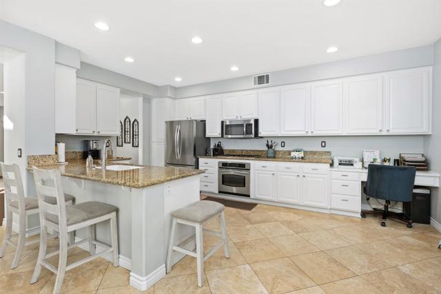 Detail Gallery Image 10 of 43 For 2419 Badger Ln, Carlsbad,  CA 92010 - 3 Beds | 2/1 Baths