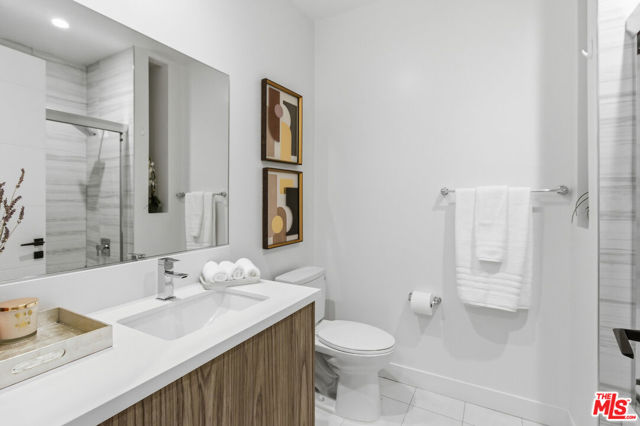 6707 N Sepulveda Boulevard, Van Nuys CA: https://media.crmls.org/mediaz/1b46dcf2-2913-4f09-ab1c-8c34edc438be.jpg