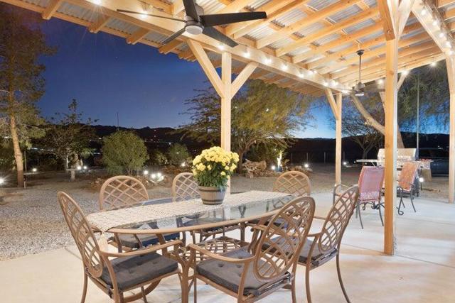69450 Amboy Road, 29 Palms CA: https://media.crmls.org/mediaz/1b46df87-fc0e-4b6d-b3ad-92869f40035b.jpg