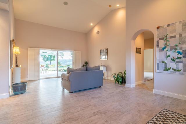 30646 Red Hawk Road, Valley Center CA: https://media.crmls.org/mediaz/1b472975-85b0-4fe5-92a8-25541930e468.jpg