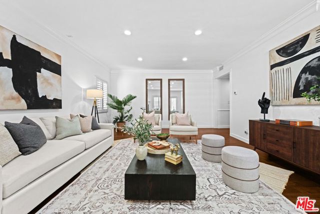11928 Kiowa Avenue, Los Angeles CA: https://media.crmls.org/mediaz/1b479b95-ec3a-4936-b8b7-f060167a021f.jpg