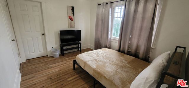 16508 S Menlo Avenue, Los Angeles CA: https://media.crmls.org/mediaz/1b4810df-51e8-4d63-bd97-5873c3498f56.jpg