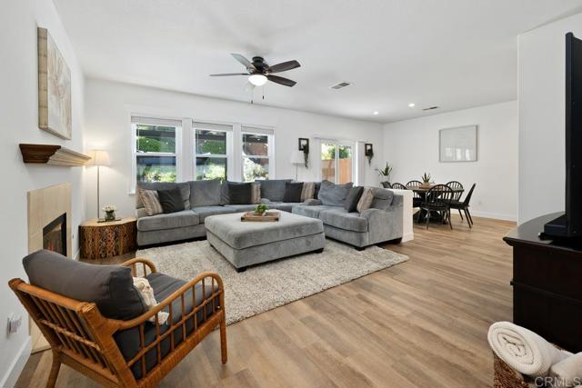 1218 Corte Zafiro, San Marcos CA: https://media.crmls.org/mediaz/1b481cba-3e93-4673-8184-280acb63a0bc.jpg