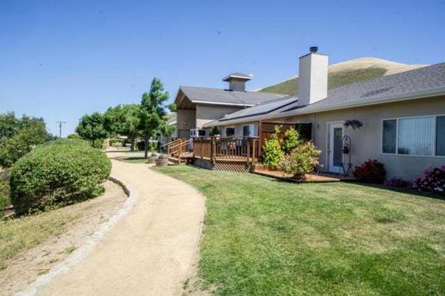 350 San Benancio Road, Salinas CA: https://media.crmls.org/mediaz/1b484f82-bf8f-4848-a016-0d12af887d1a.jpg