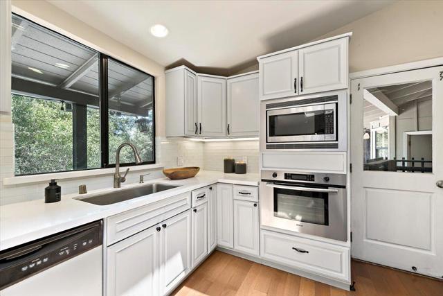 885 Patrol Road, Woodside CA: https://media.crmls.org/mediaz/1b489e02-7a75-4845-b3c0-32db3b8b3ee0.jpg