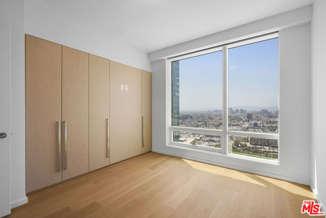 877 Francisco Street, Los Angeles CA: https://media.crmls.org/mediaz/1b490d8a-443d-4bd7-a2be-5f607b218f72.jpg