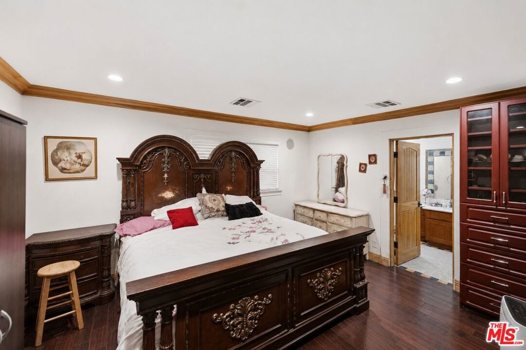 MLS #26835603 image #18