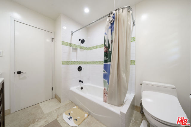24880 Via Valmonte, Torrance CA: https://media.crmls.org/mediaz/1b4a40bb-7a8d-4a4c-a7ef-2ebda1c5368a.jpg