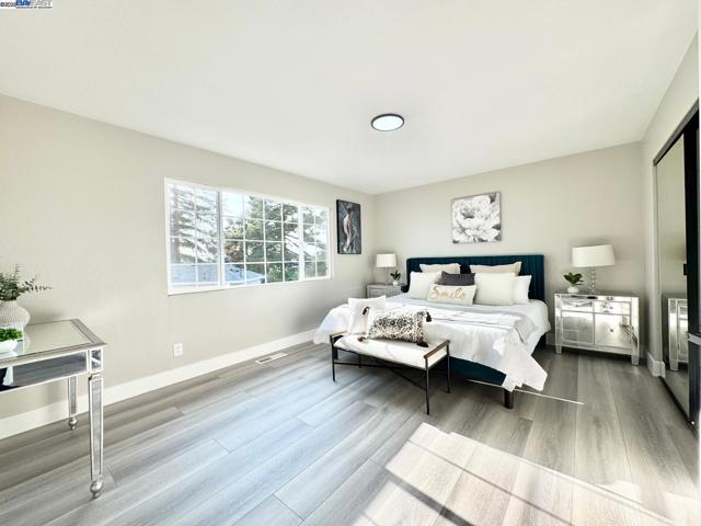 20595 Center St, Castro Valley CA: https://media.crmls.org/mediaz/1b4a95b3-5c0f-49e9-819d-8584f8538abd.jpg