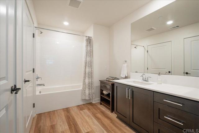 Detail Gallery Image 18 of 34 For 4366 Pacifica Way #5,  Oceanside,  CA 92056 - 4 Beds | 3/1 Baths