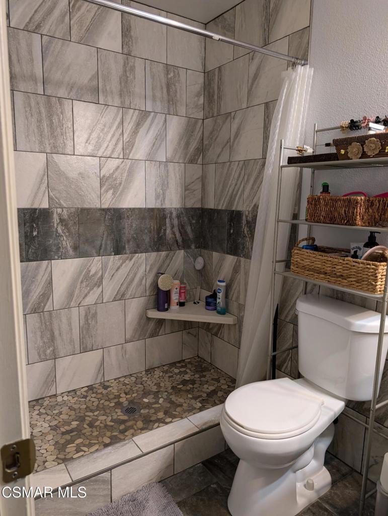 https://media.crmls.org/mediaz/1b4ae390-19e9-4560-9a0f-abbe5d377107.jpg?preset=X-Large